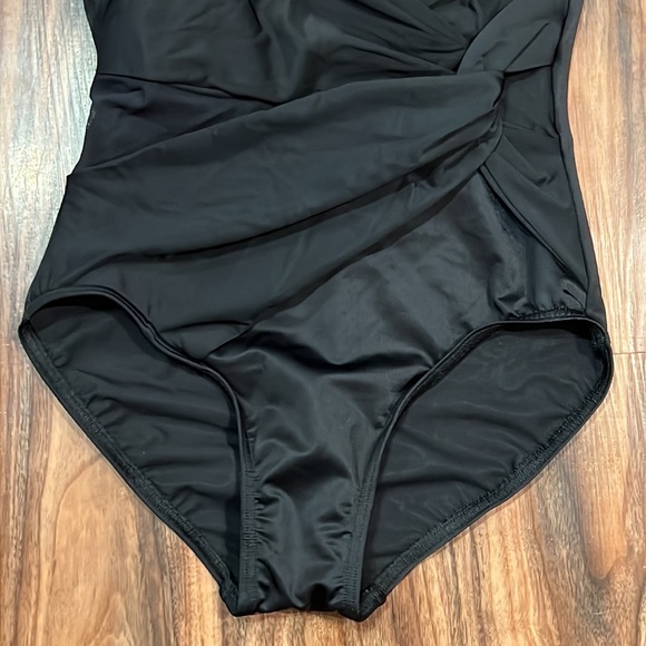 Miraclesuit Circe One Piece - Picture 10 of 16